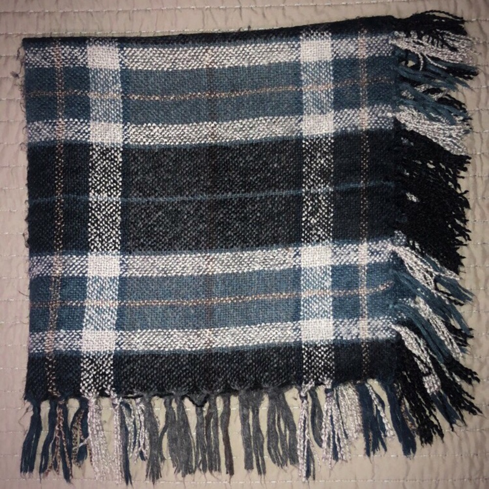 ✨🖤LOFT COZY SCARF!🖤✨